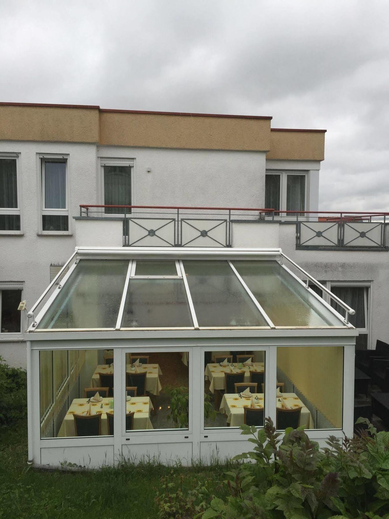 Airport-hotel Stetten 3*